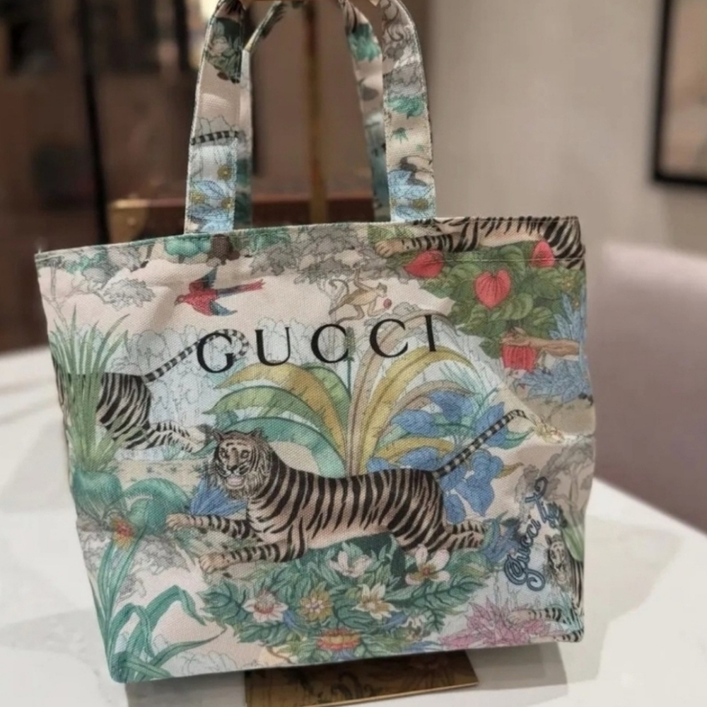 NEW Gucci Beauty Multicolor Canvas Print Tote Bag With Gifting Box - Picture 2 of 13